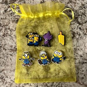 6 NEW Minions Crocs Shoe Charms in Yellow Pouch